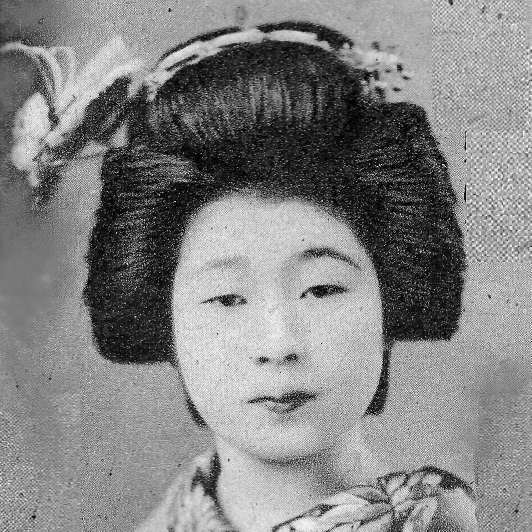金広つぼみ